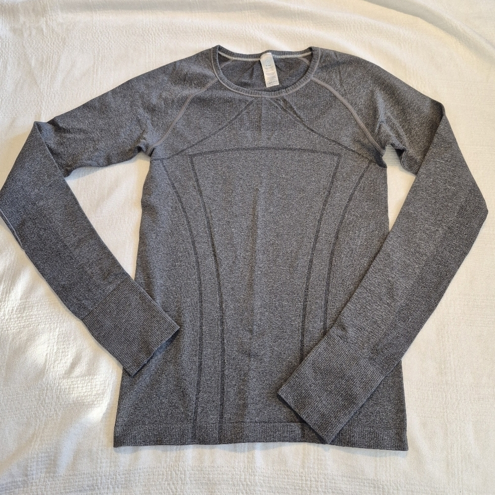 Ivivva girls size Large long sleeve gray shirt VGUC